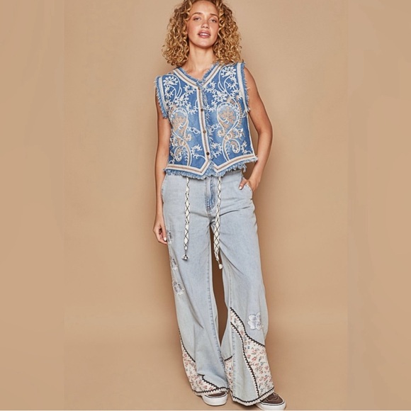 POL Floral Patchwork Embroidered Drawstring Jeans - Picture 3 of 8
